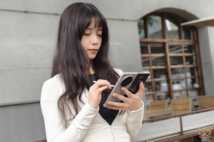 OPPO AI Pen搭配Find N6：商務人士隨手記與靈感收集 戶外使用