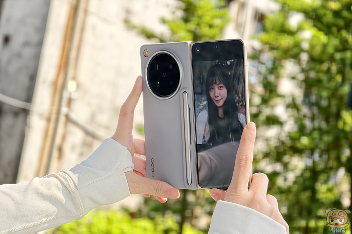 OPPO Find N6哈蘇相機系統：2億畫素主鏡頭與三鏡頭模組自拍