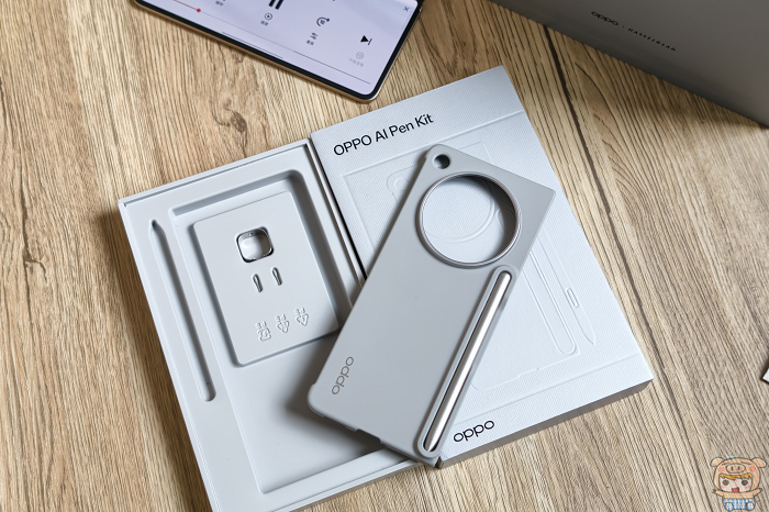 OPPO Find N6 的 OPPO AI Pen 完整盒裝配件 磁吸保護殼
