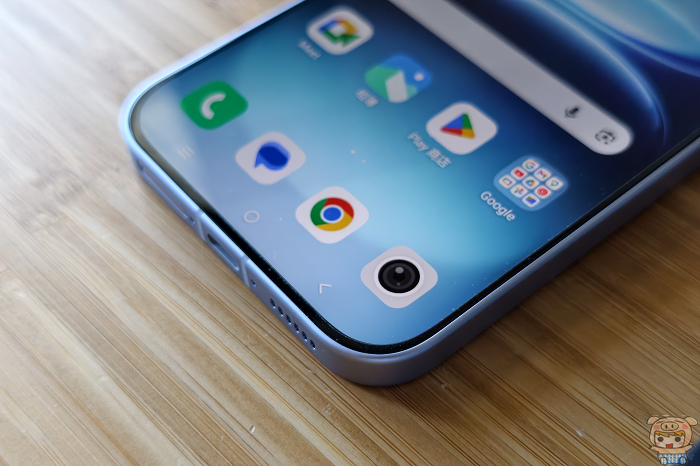 iQOO 15R 鋁合金直邊中框與 10.4mm 大 R 角設計