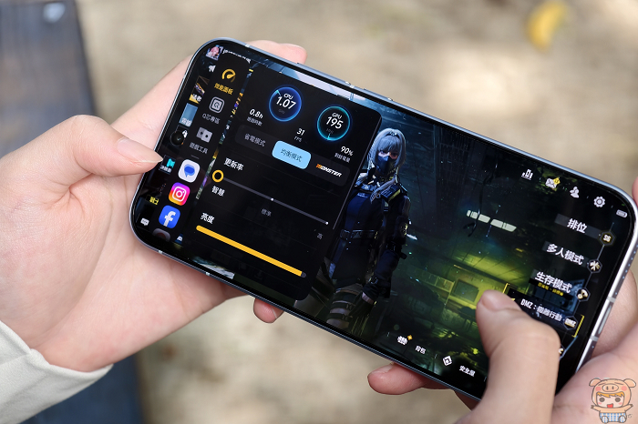 iQOO 15R 遊戲工具介面展示