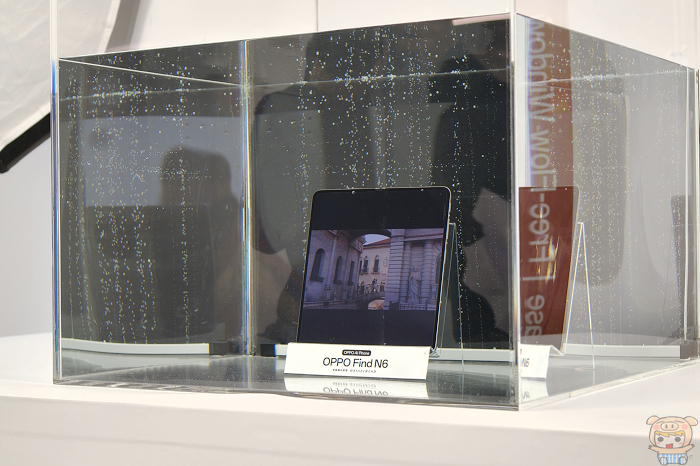 OPPO Find N6 晶盾結構與防護性能說明,展示機身抗摔能力與 IP58 等級防水防塵。