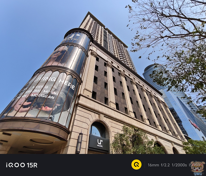 iQOO 15R 用超廣角拍攝建築色彩表現測試