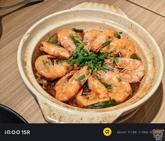 iQOO 15R 室內拍攝美食