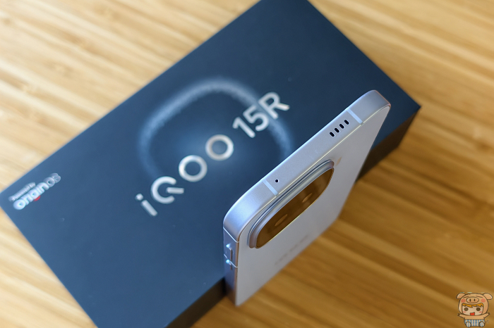  iQoo 15R 頂部降噪麥克風 喇叭展示