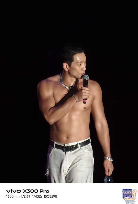 Rain 2026 TAIPEI 演唱會現場實錄:專業手機增距鏡特寫鏡頭