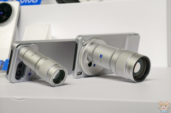 vivo X300 Ultra 和 vivo X300 FE 蔡司增距鏡 G2 Ultra 外接配件近照