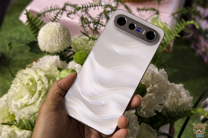 vivo X300 FE 影像輕旗艦主視覺照