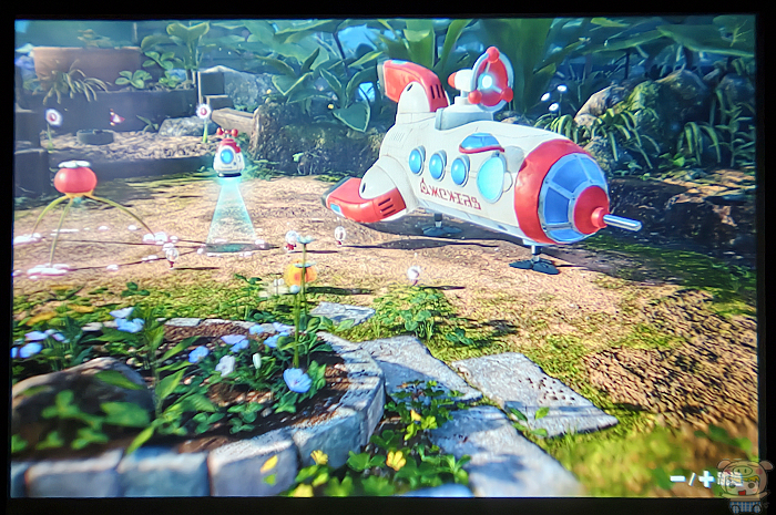 連接 Switch 遊戲機實測，大畫面打電動更過癮。