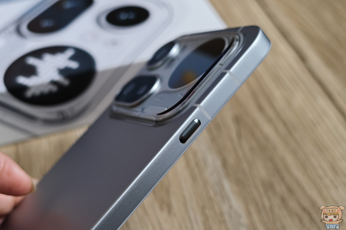 Nothing Phone (4a) Pro 機身設計：左側獨立 Essential Key 快捷鍵功能實測