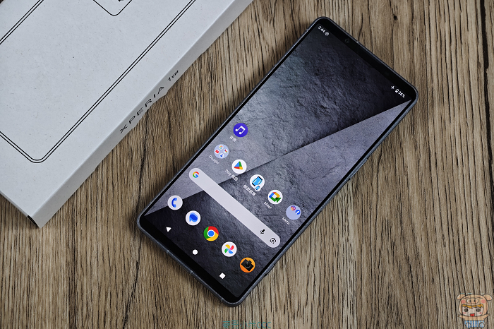 Xperia 1 VIII 螢幕和反面均採用康寧大猩猩玻璃 Victus 2 及 Victus