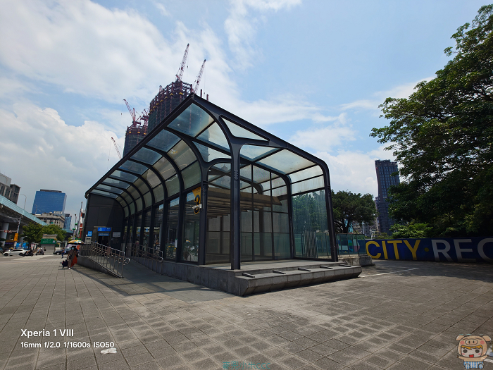 Xperia 1 VIII 16mm 超廣角逆光拍攝建築變形控制與高動態範圍實拍