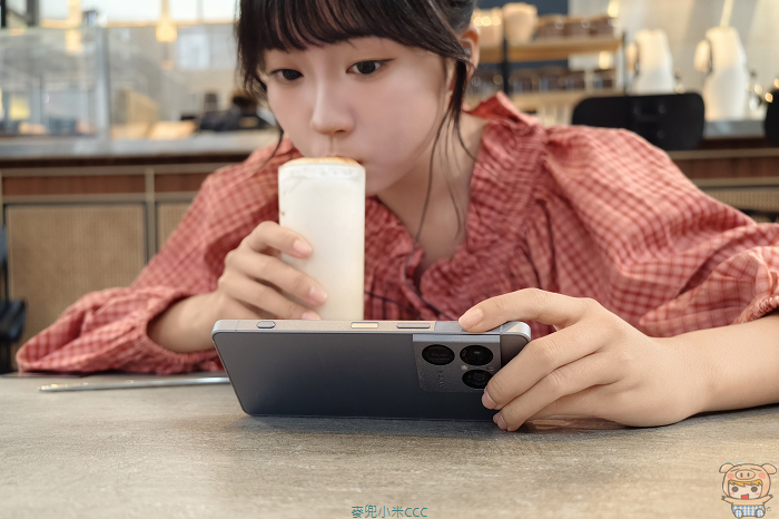 Sony Xperia 1 VIII 正面上下對稱雙喇叭單體設計