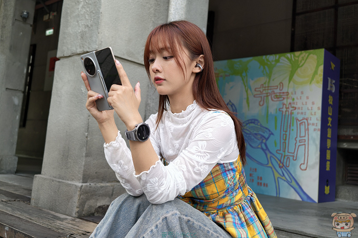 OPPO Watch X3 智慧手錶優雅外型實戴照片