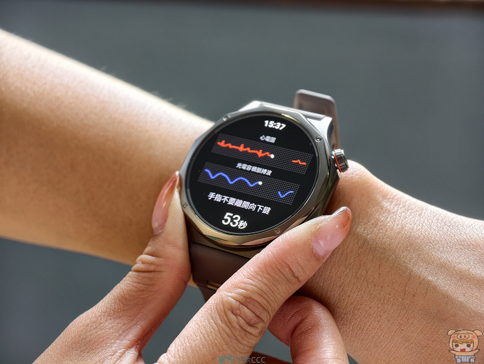 OPPO Watch X3 內建60秒全方位快速健檢功能測試