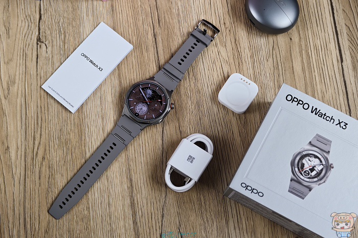 OPPO Watch X3 開箱配件圖