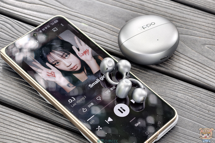 OPPO Enco Clip2 同軸雙動圈與 Dynaudio 丹拿聯合調音標誌