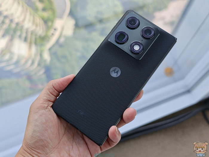 motorola razr fold PANTONE Blackened Blue 黑色款外觀