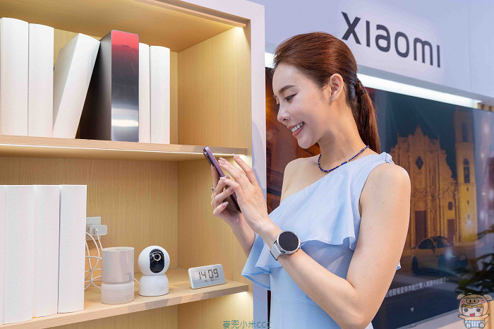 Xiaomi 17T 系列全面搭載同級唯一的徠卡 5 倍潛望式長焦鏡頭與大容量電池