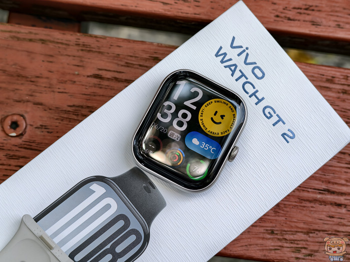 在戶外強烈日照烈日下 vivo WATCH GT 2 螢幕文字依舊清晰顯示實測