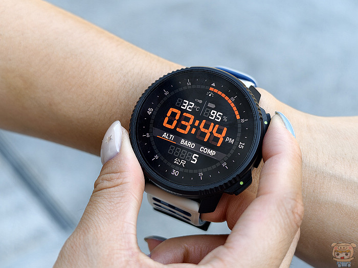 Suunto Vertical 2 搭載 1.5 吋 LTPO AMOLED 大觸控螢幕與 2000 nit 高亮度白天顯示細節