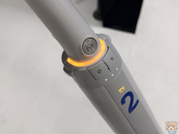 手把上的 Smart IQ 智慧偵測區域呈現綠色燈號顯示當前吸力狀態
