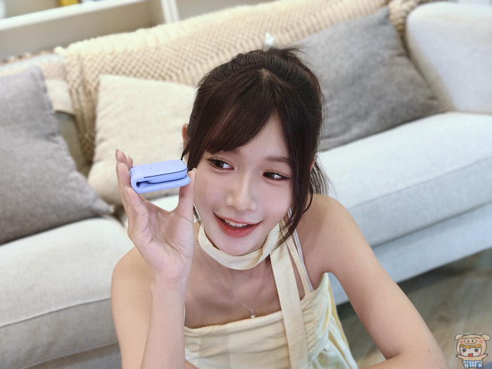 折疊後如粉餅盒大小,輕鬆放入隨身小包與口袋收納