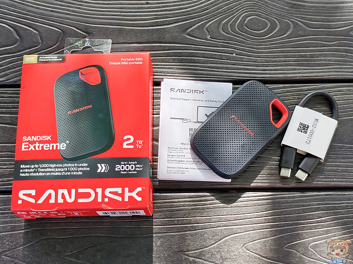 SANDISK Extreme E70 SSD 盒裝配件內容物,附贈 135mm USB-C 傳輸線