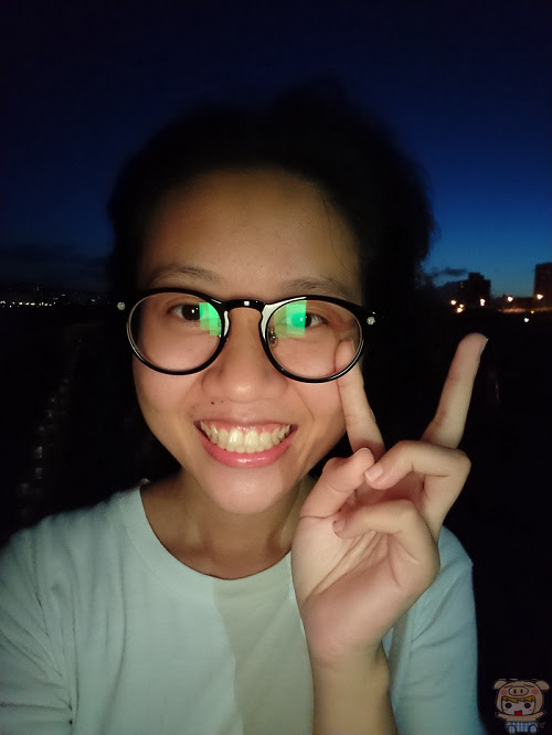 自拍.jpg
