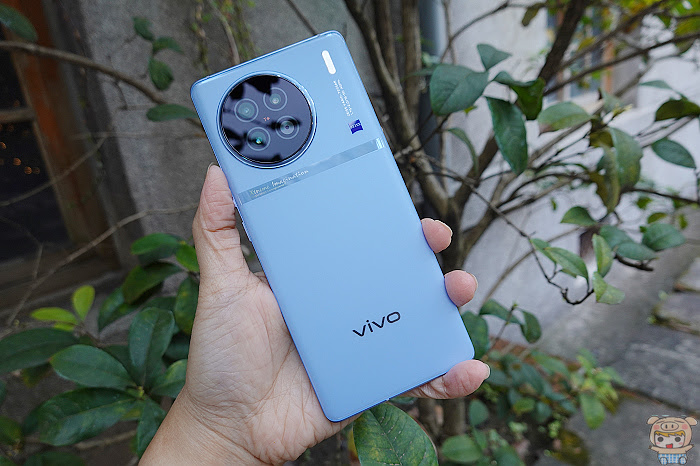 口袋裡的蔡司單眼!  vivo X90 雙晶片旗艦系列夜拍超