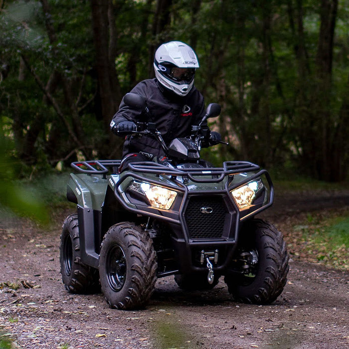 nEO_IMG_1. 光陽加入賑災行列，將捐助10台300cc ATV全地形車 (價值超過300萬台幣) 與其它民生物資，在不利其他車輛進入的情況下，ATV適合用於災區使用，深入土敘災區協助相關支援。.jpg