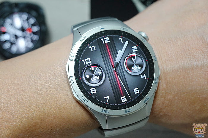 HUAWEI WATCH GT4 升級生理健康偵測功能、超強