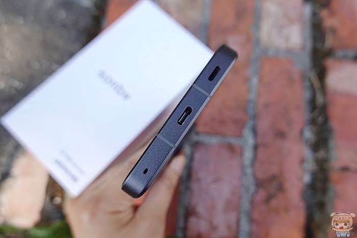 獨特單”鏡頭、環狀散熱結構~  SHARP AQUOS R