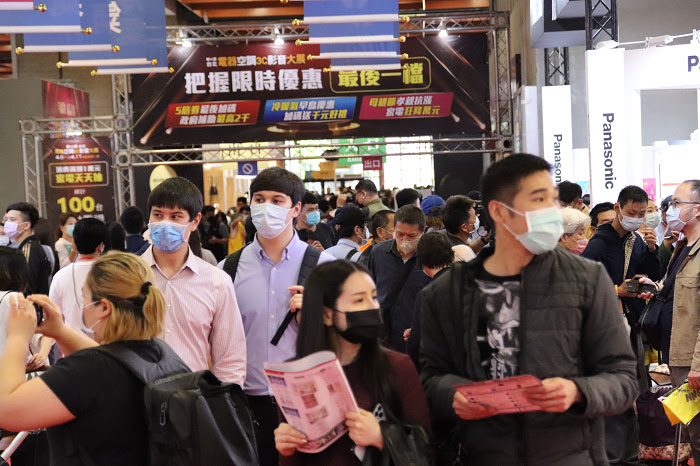 nEO_IMG_看好疫後解封及政府普發6,000元現金商機熱潮，本屆展覽預估將吸引超過16萬人參訪，有望創造總共18.5億元以上的業績效益。.jpg