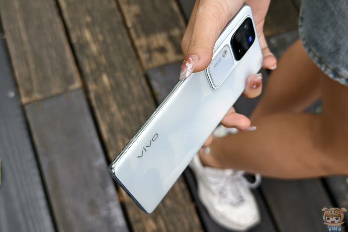 人像旗艦 vivo V30 系列 開箱 評測!  首搭蔡司光