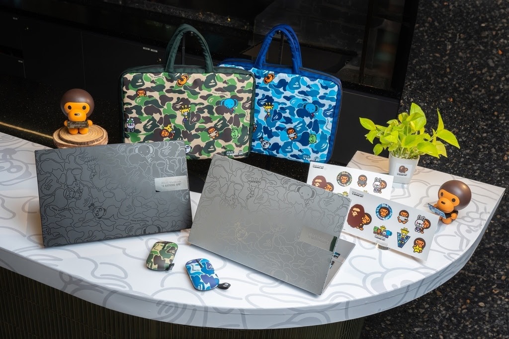 Vivobook S 15 OLED BAPE 限定版筆電全套配件包含：BABY MILOR公仔、無線滑鼠、筆電包和貼紙組。.jpg