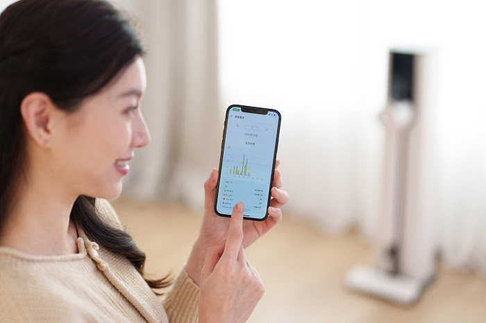 nEO_IMG_【新聞圖片10】LG A9 TS可串連 LG ThinQ App，可隨時確認機身的濾網狀態、電池壽命、清潔紀錄，或在有需求時進行智慧診斷.jpg