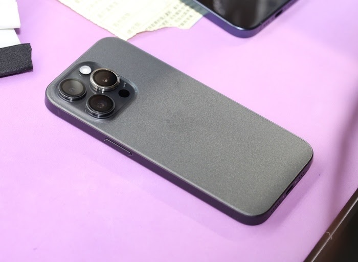 鈦鈦我喜歡你，膜斯密碼imos全心全意保護你的 iPhone
