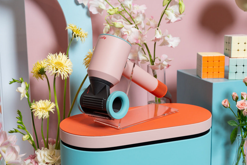 Dyson Supersonic™ 今日在台推出全新限定版炫彩粉霧拼色.jpg