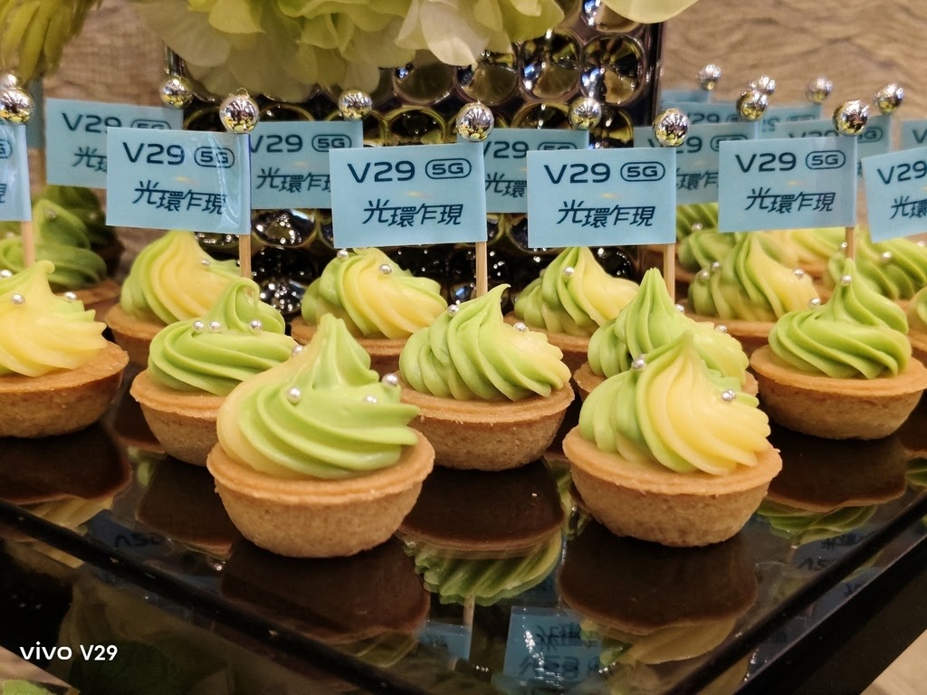 喜歡甚麼美肌光?  棚燈自己打!   人像旗艦 vivo V
