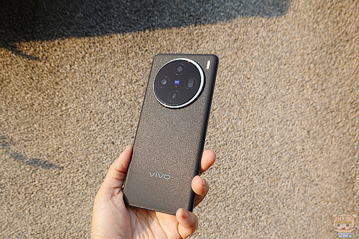 攝日旗艦 vivo X100 系列~ 硬體大升級、機身更輕薄