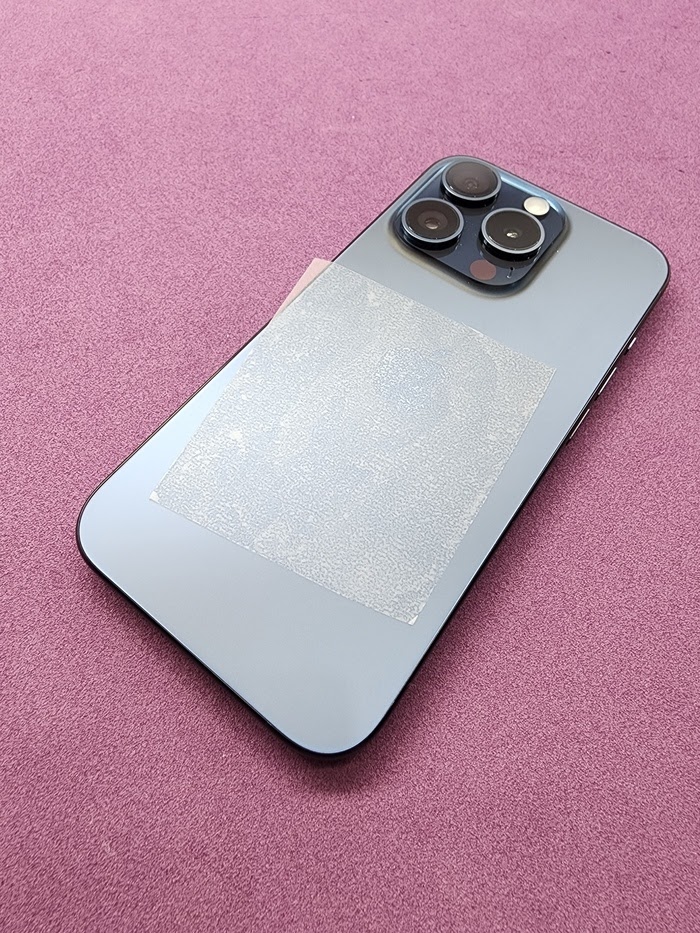 鈦鈦我喜歡你，膜斯密碼imos全心全意保護你的 iPhone