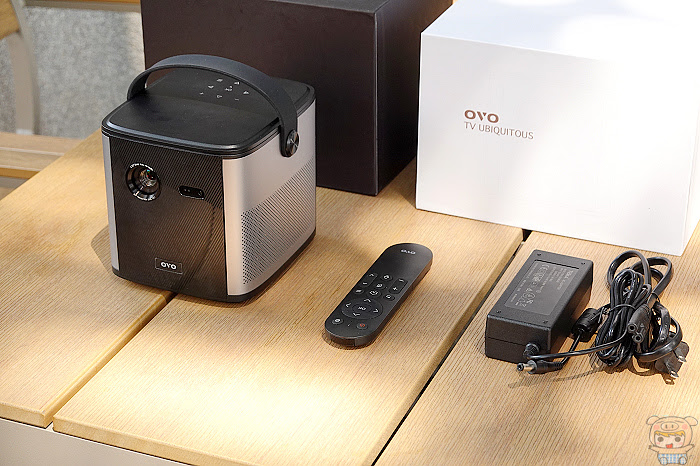 OVO U8 真無線、最高亮，行動電影院電影大師智慧投影機！