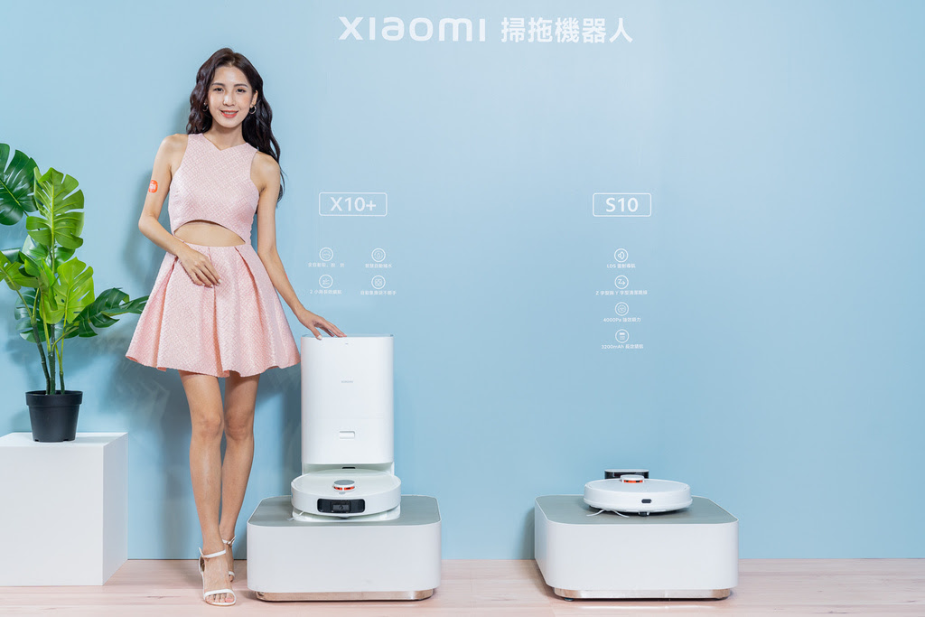 9. Xiaomi 掃拖機器人 X10+一機擁有全自動掃地、拖地、集塵、清洗拖布的功能，簡單開啟就能將家中打掃得乾淨無塵。且全自動智慧型工作站還支援自動集塵、清洗拖布、熱風烘乾和注水，連接米家APP操作可以設定集塵頻率和拖布清潔模式，讓你雙手保持乾淨、灰塵不沾手。.jpg