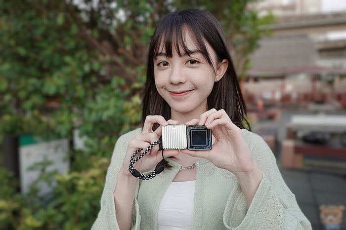 資訊一目了然 10Gbps秒傳輸 黑科技，彩色螢幕 Dock
