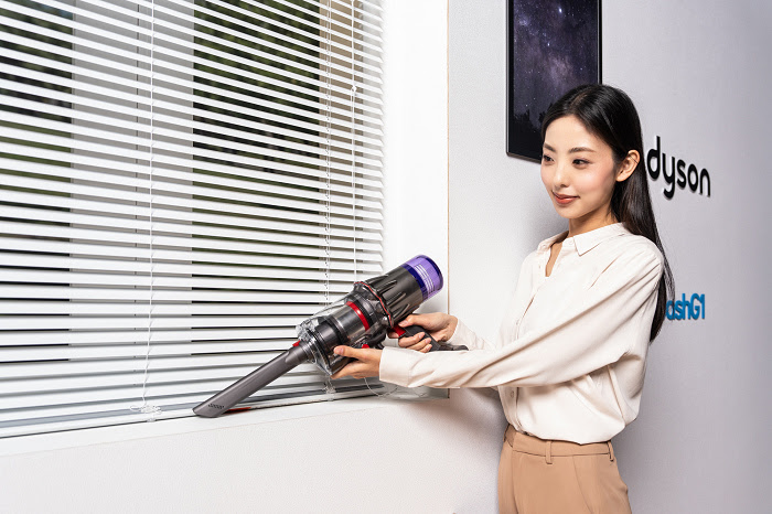 Dyson 首款無線洗地機 Dyson WashG1 雙驅四