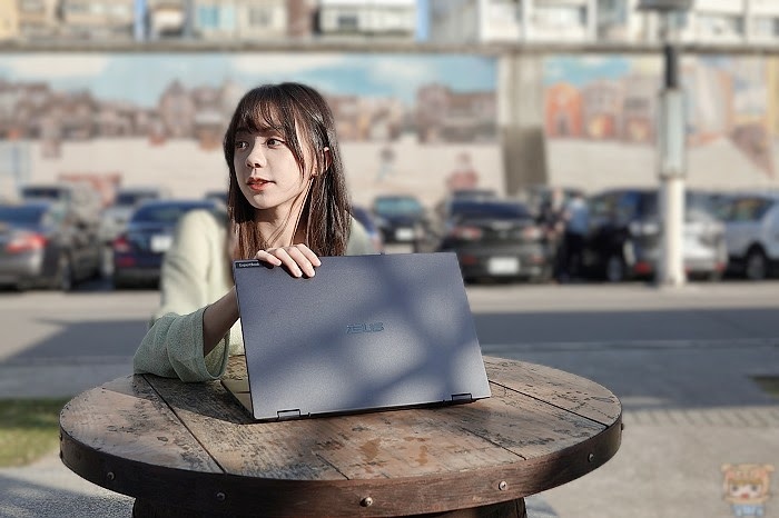 商用思維出發貼心設計 ASUS ExpertBook B5 